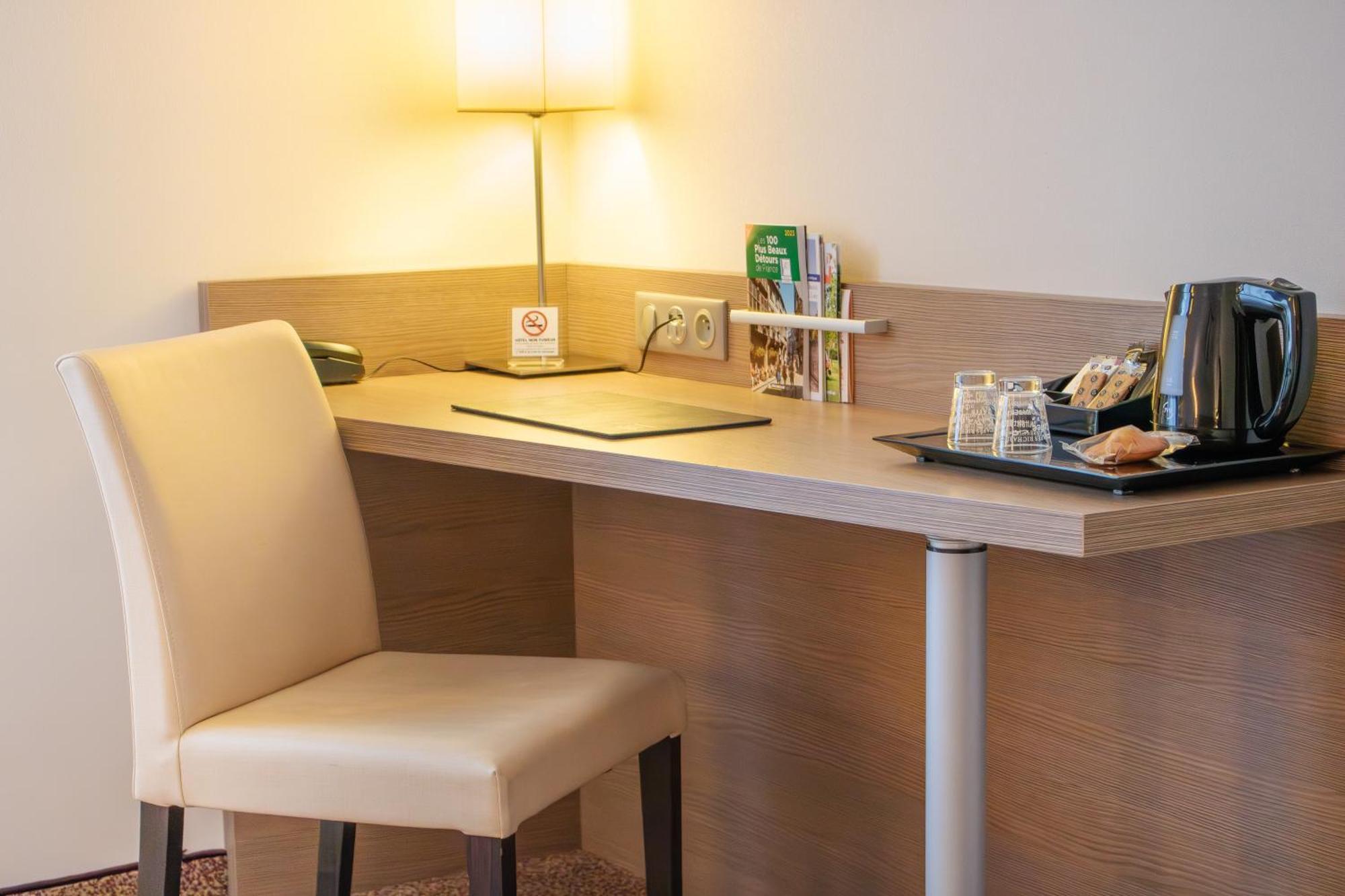 Brit Hotel Chateaudun Luaran gambar
