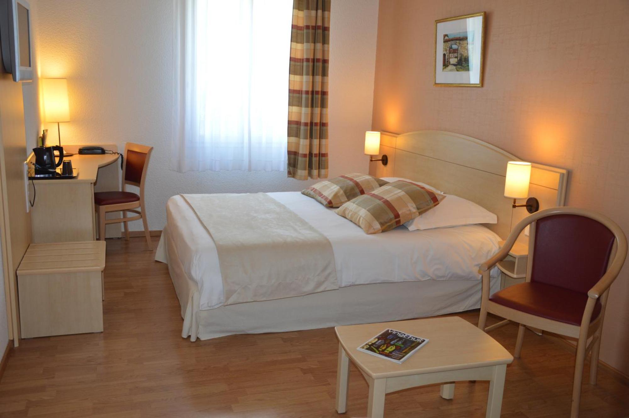 Brit Hotel Chateaudun Luaran gambar