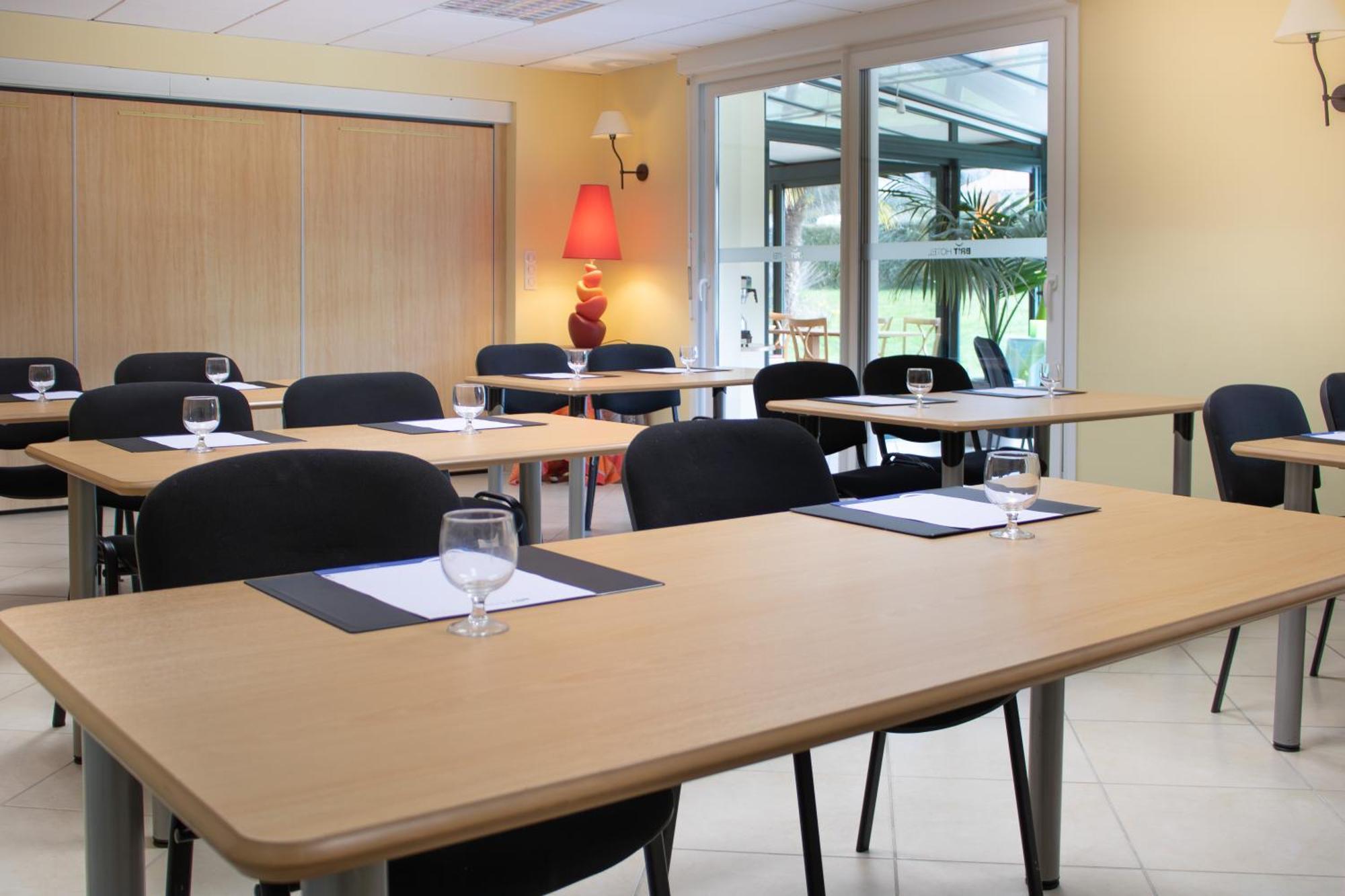 Brit Hotel Chateaudun Luaran gambar