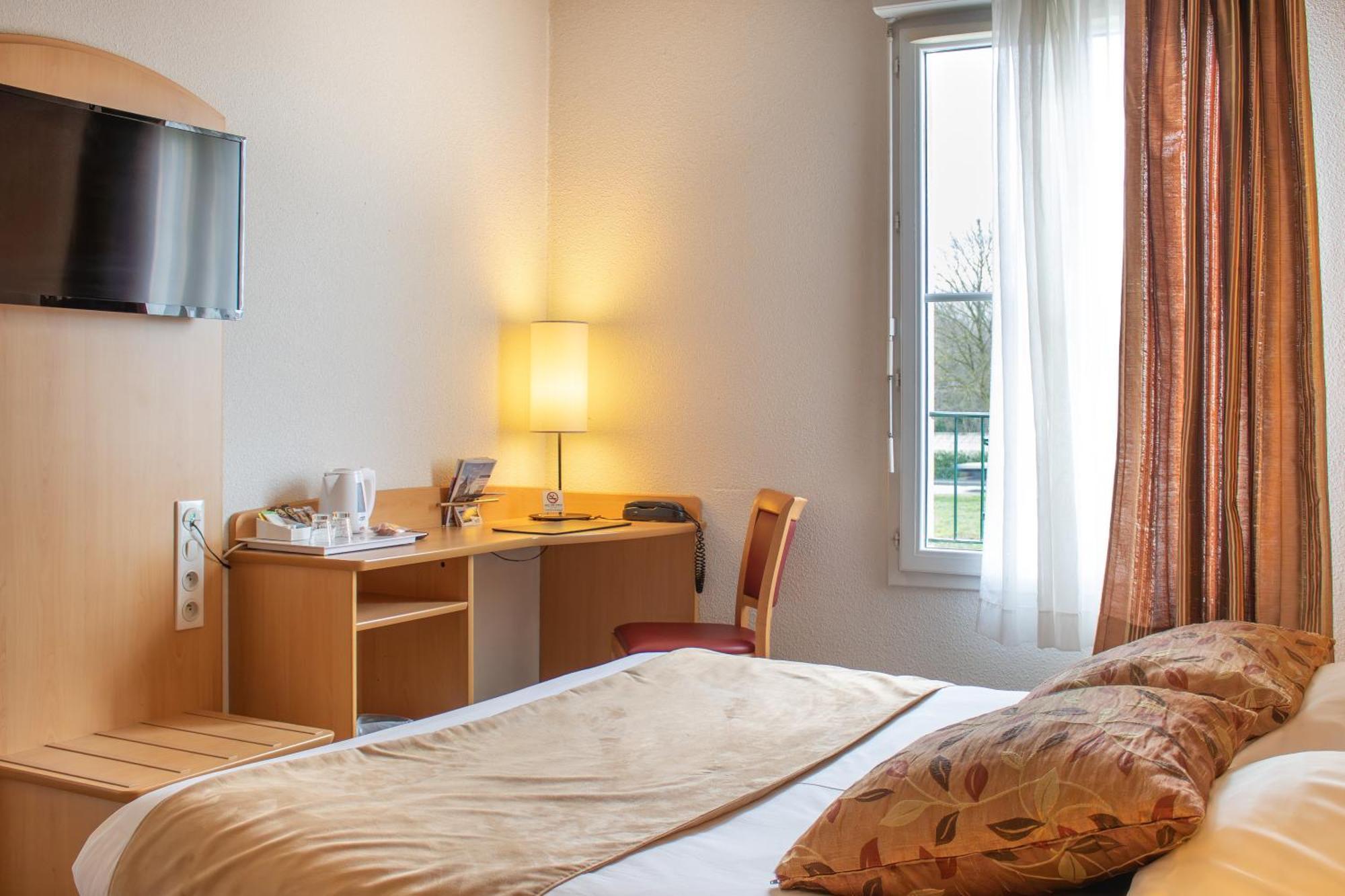 Brit Hotel Chateaudun Luaran gambar