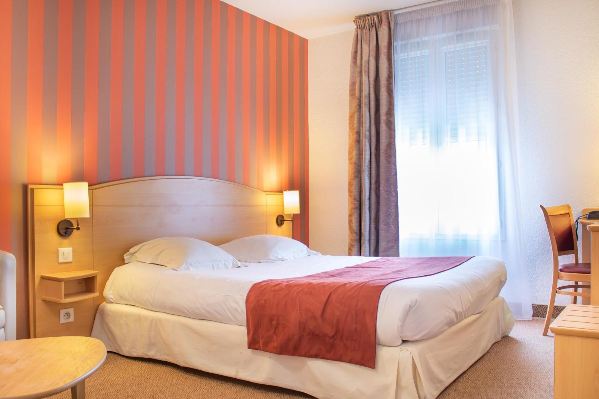 Brit Hotel Chateaudun Luaran gambar