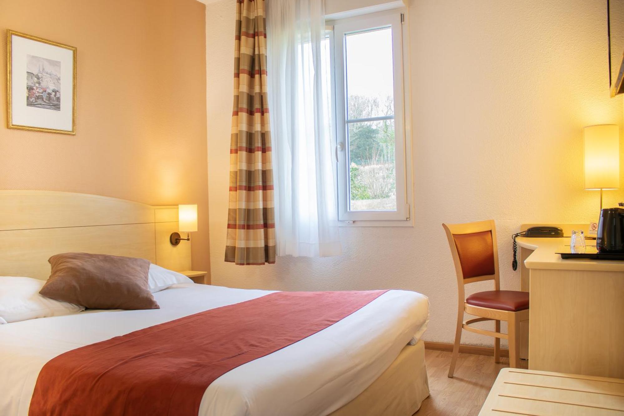 Brit Hotel Chateaudun Luaran gambar