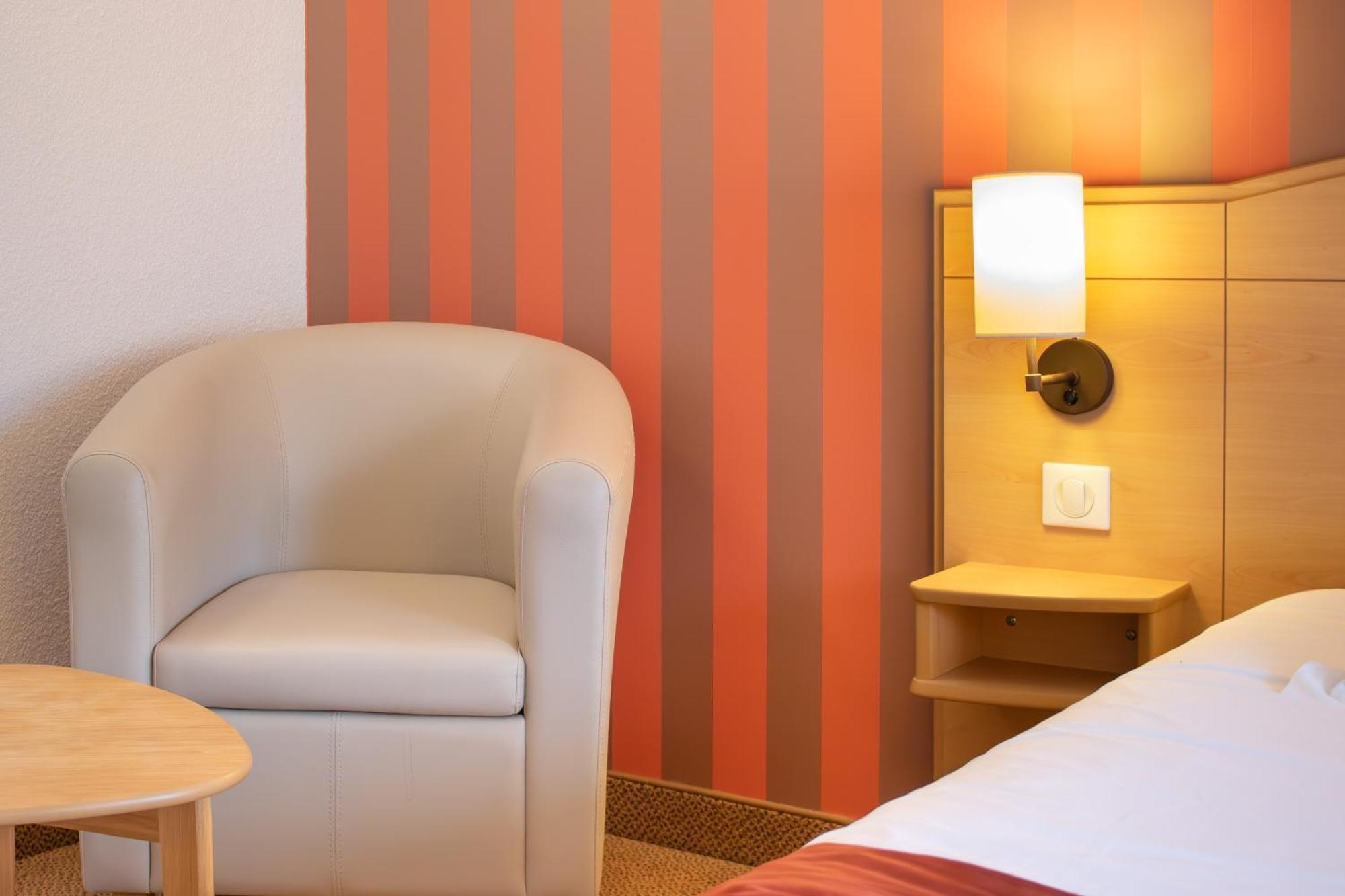 Brit Hotel Chateaudun Luaran gambar