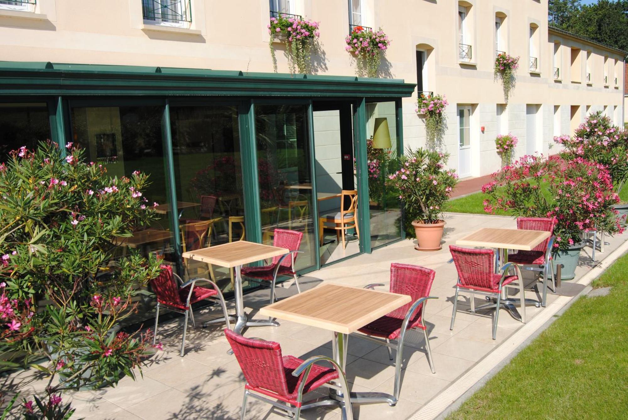 Brit Hotel Chateaudun Luaran gambar