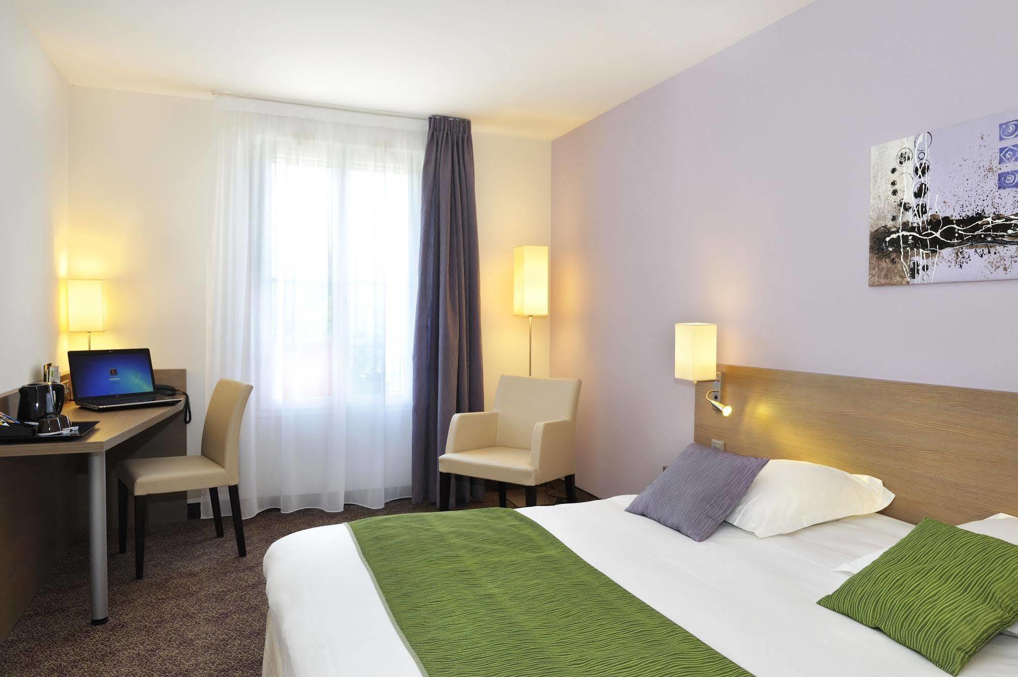 Brit Hotel Chateaudun Luaran gambar