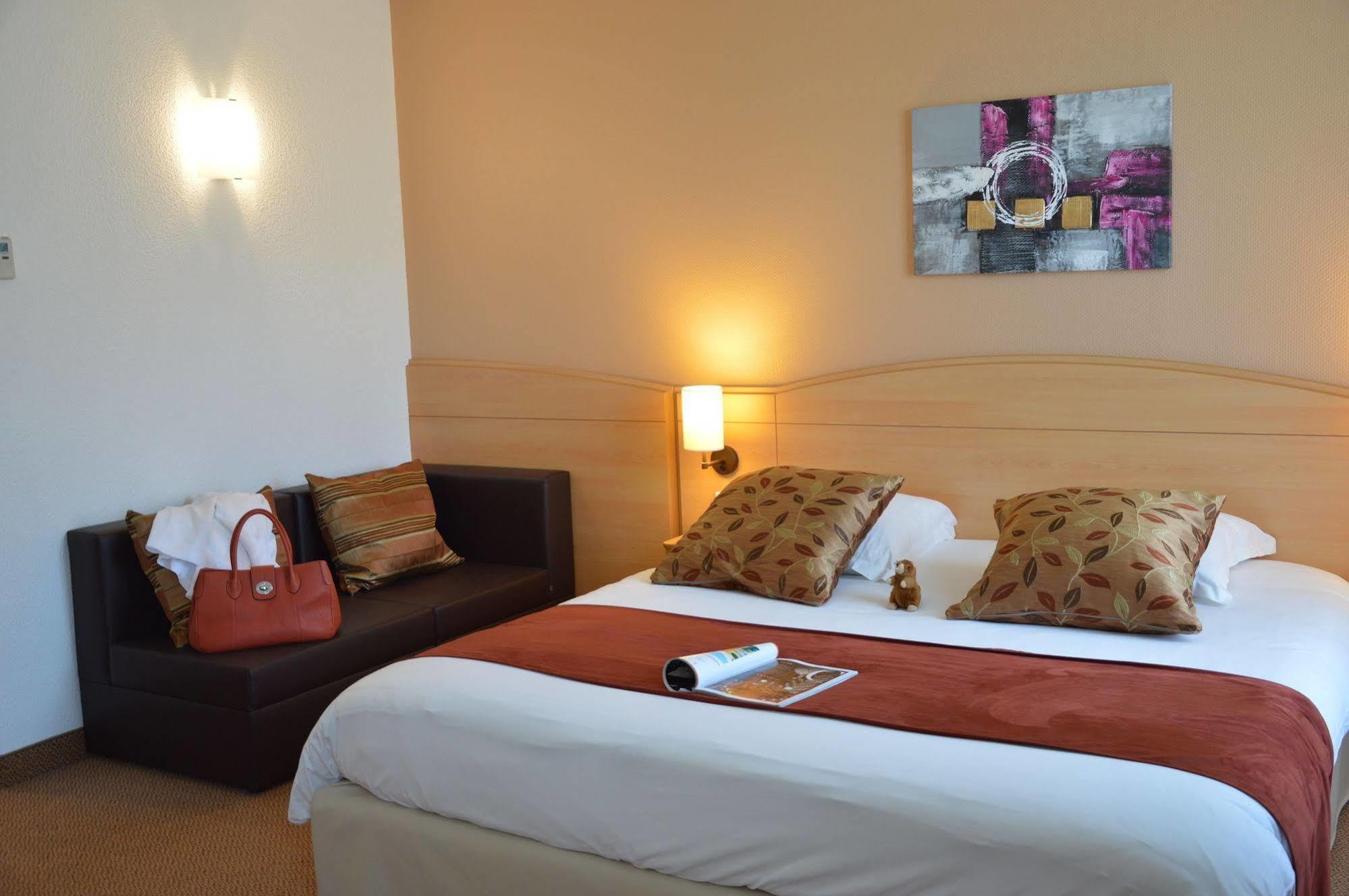 Brit Hotel Chateaudun Luaran gambar
