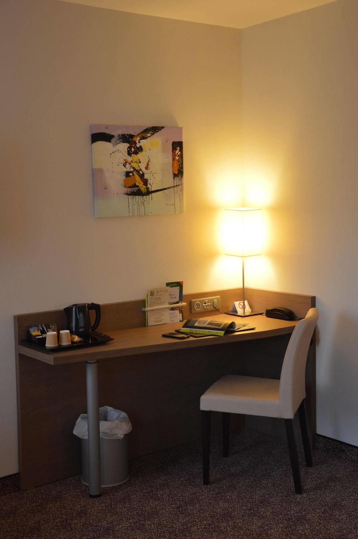 Brit Hotel Chateaudun Luaran gambar